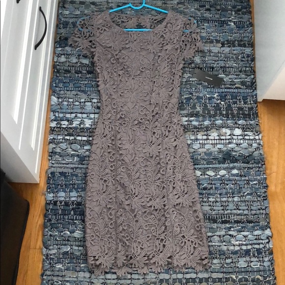 Lulus Dresses & Skirts - Lulu’s open back lace dress